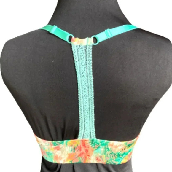 Victoria's Secret Very Sexy Push-up Pigeonnant Bra, Front‎ Closure, Padded, 32DD - Picture 2 of 6